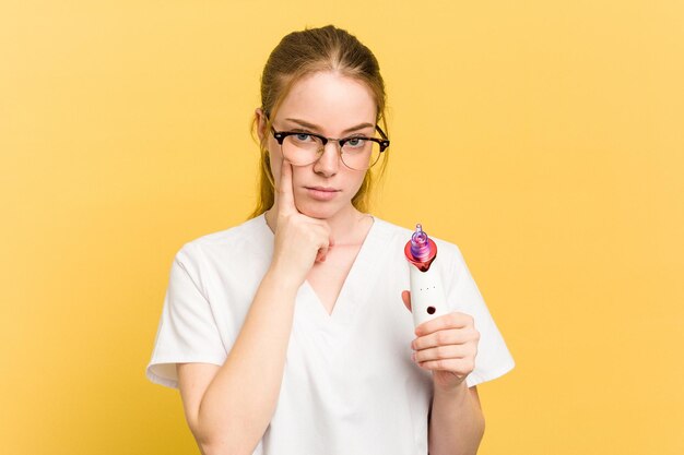 Dlaczego boli ząb po leczeniu kanałowym i czy to powód do niepokoju?