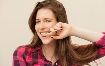 Jak skutecznie pozbyć się przebarwień między zębami?