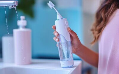Jaki irygator do zębów wybrać dla skutecznej higieny jamy ustnej?