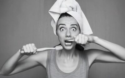 Mycie zębów węglem aktywnym – czy to naprawdę działa?